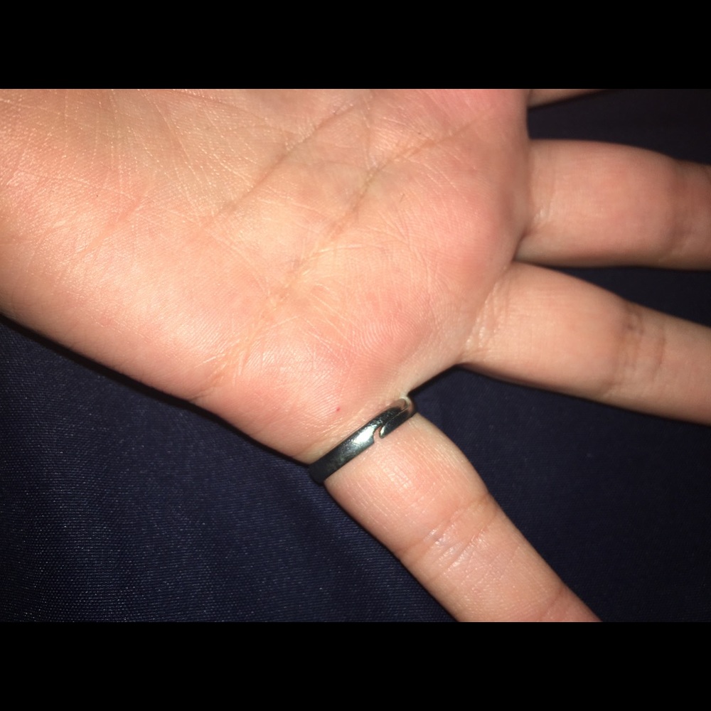 Ring - Picture 3 of 3